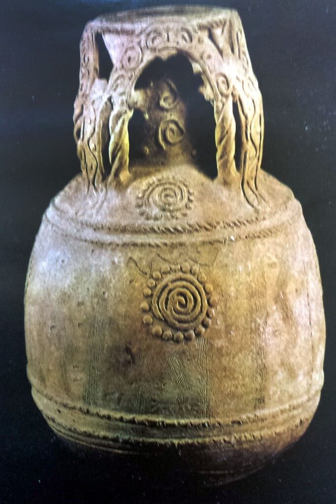 دانلود پایان نامه تاریخچه سفال و انواع سفالینه